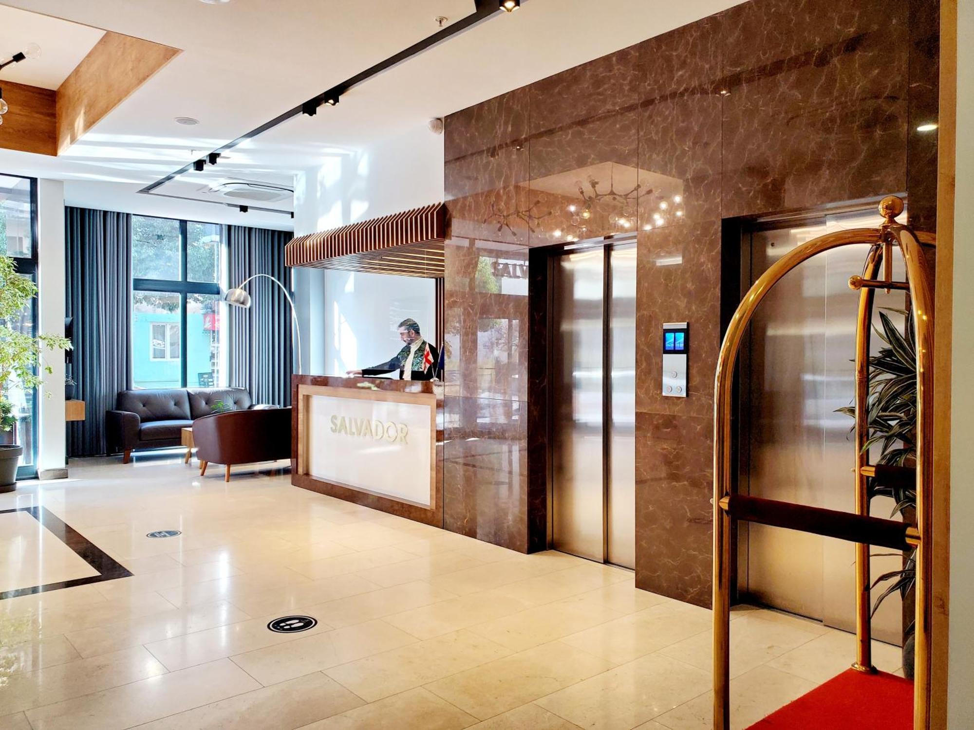 Hotel Salvador บาทูมิ ภายนอก รูปภาพ